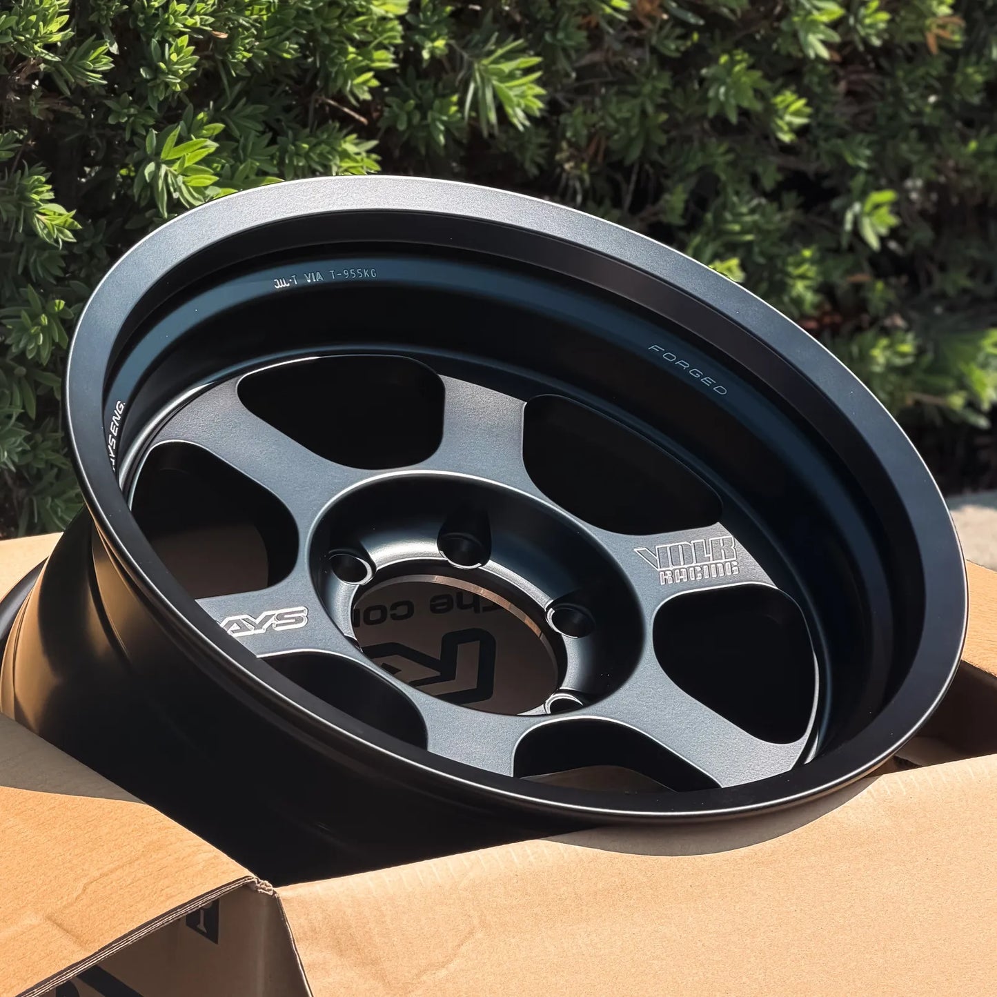 Volk Racing TE37XT Black Shadow LTD 17x8.5 -10 6x139.7 Matte Translucent Black (SET)
