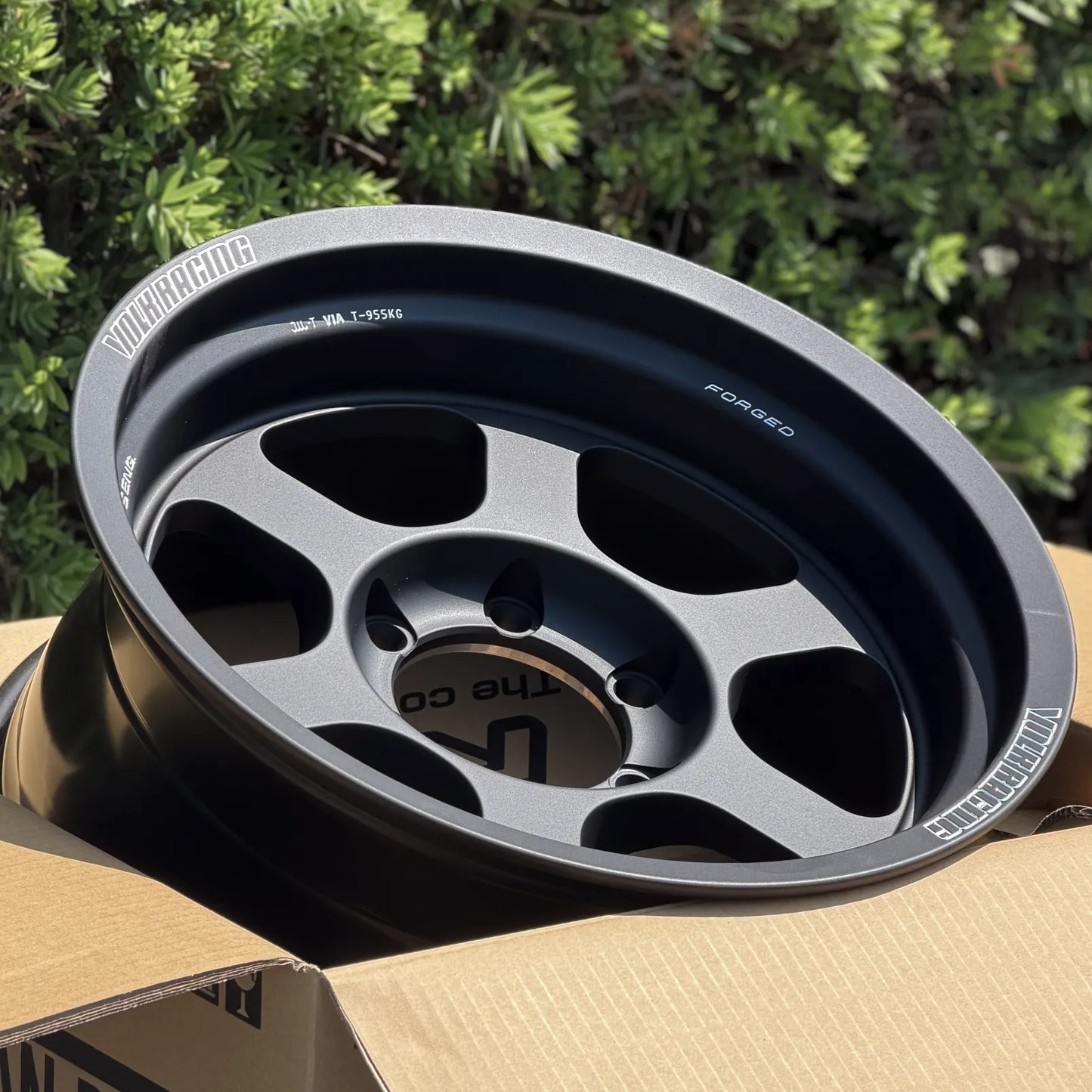 Volk Racing TE37XT M-Spec 17x8.5 -10 6x139.7 Blast Black (SET)
