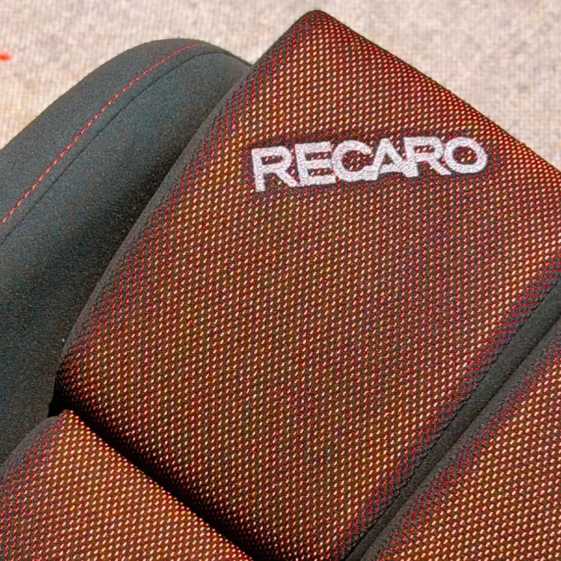 Recaro RSS BK (Large / FRP) - Kamui Black / Brilliant Mesh Red