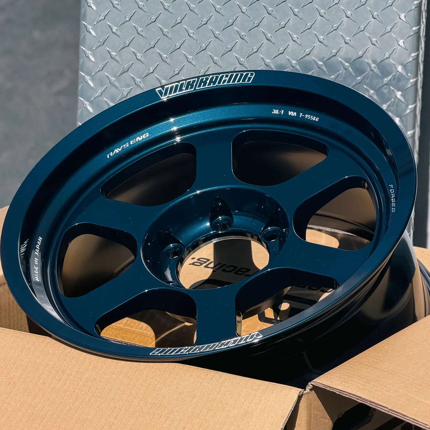Volk Racing TE37XT M-Spec 18x9 +15 6x139.7 Mag Blue (SET)