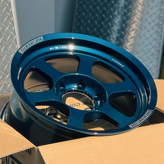 Volk Racing TE37XT M-Spec 18x9 +15 6x139.7 Mag Blue (SET)