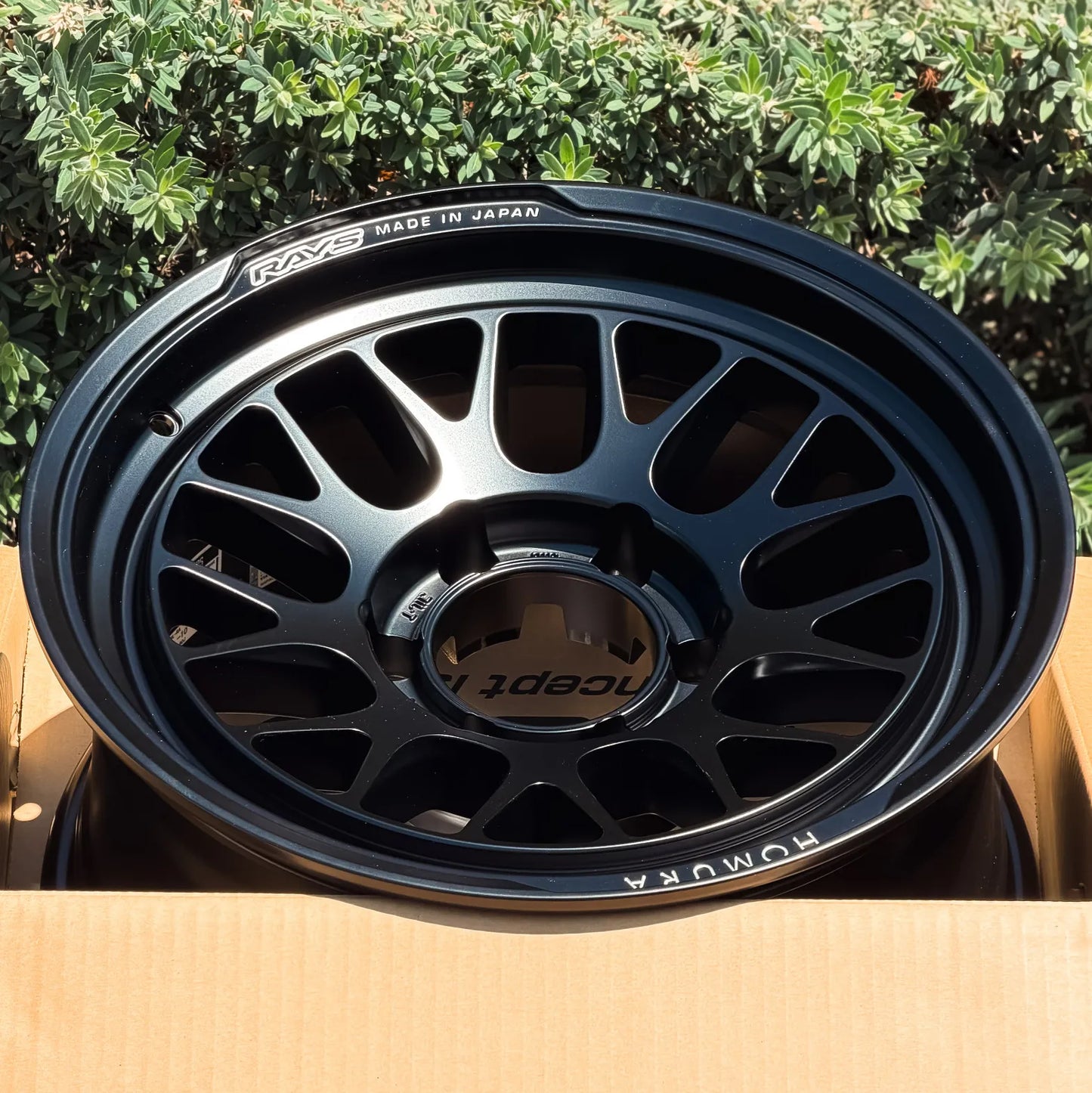 Rays Homura 2x9L-RA 17x8.5 -10 6x139.7 Semigloss Black (SET)