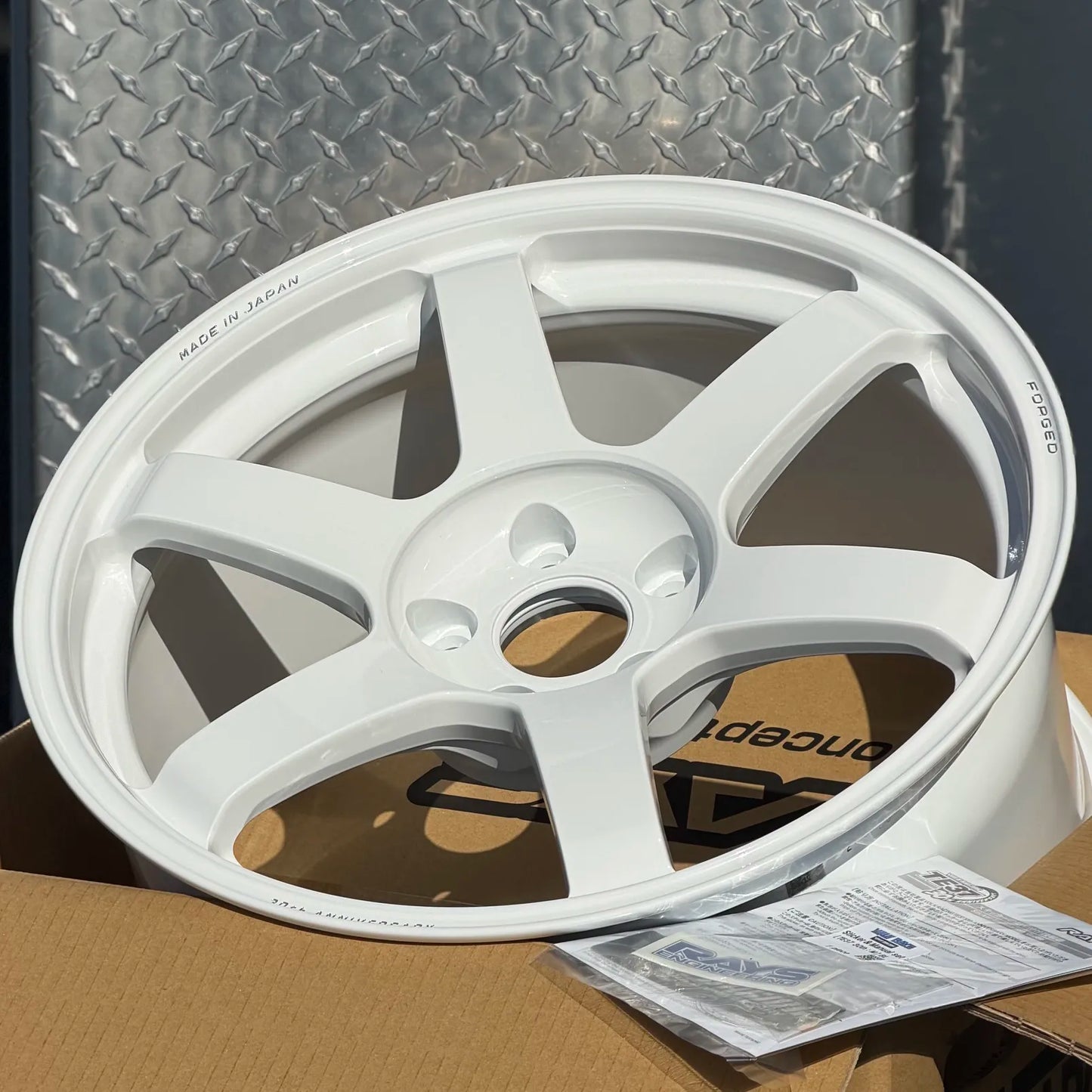 Volk Racing TE37 Saga S-Plus 30th Anniversary Sticker Ver. 18x9.5 +38 5x114.3 White (SET)
