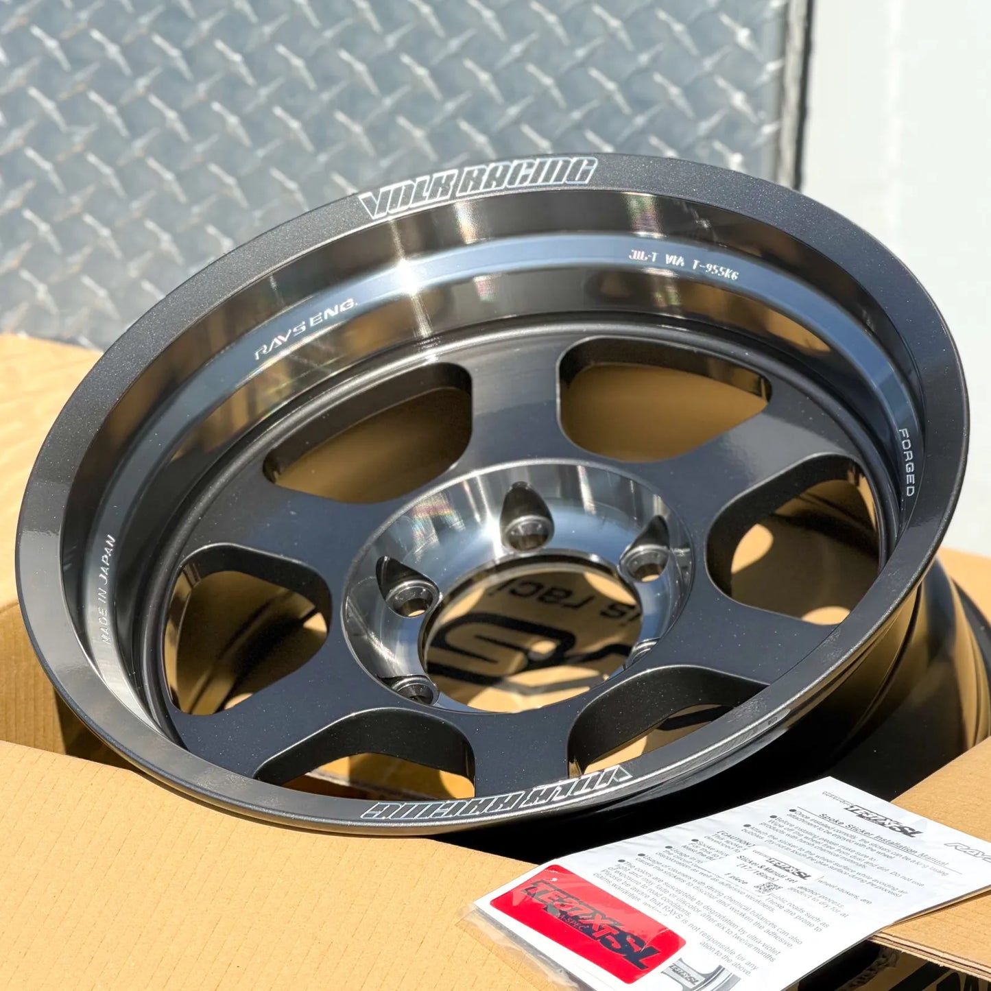 Volk Racing TE37XT SL M-Spec 17x8.5 -10 6x139.7 Pressed Graphite (SET)