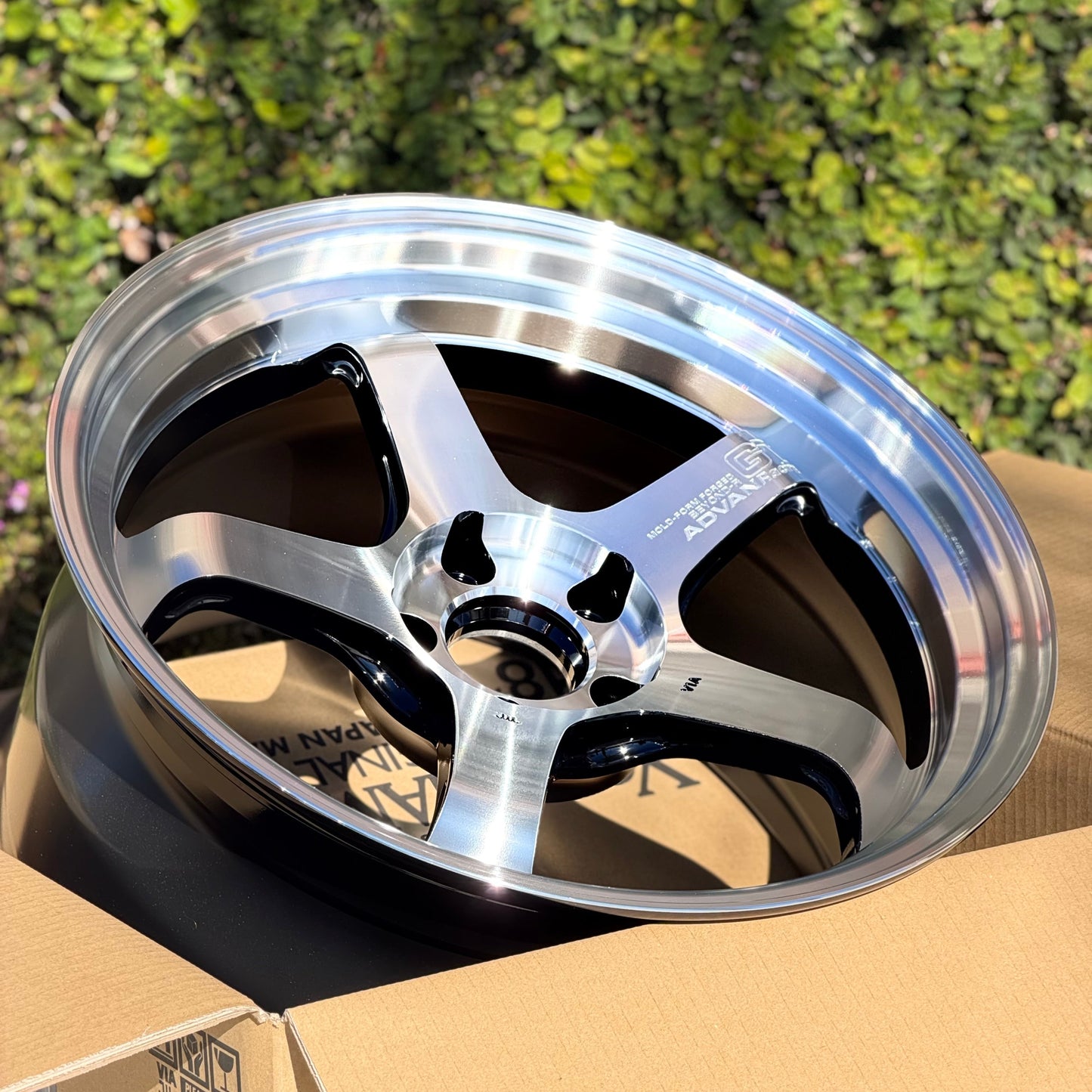 Advan GT Beyond-R 18x10.5 +32 5x112 Machining & Diamond Cutting (SET)