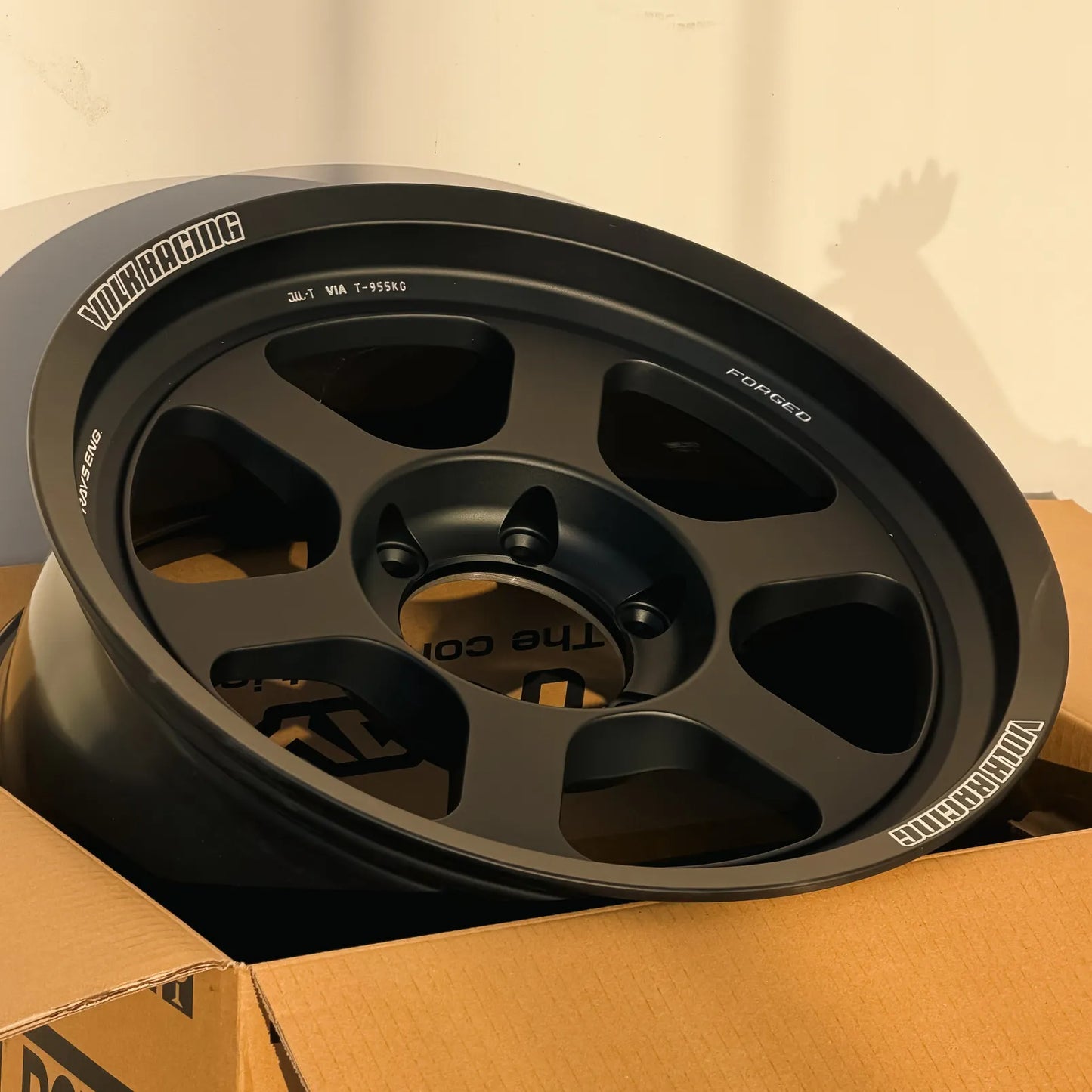 Volk Racing TE37XT M-Spec 18x8 +20 6x139.7 Blast Black (SET)