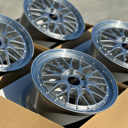 BBS LM 18x8.5 +56, 18x10 +65 5x130 Diamond Silver (SET)