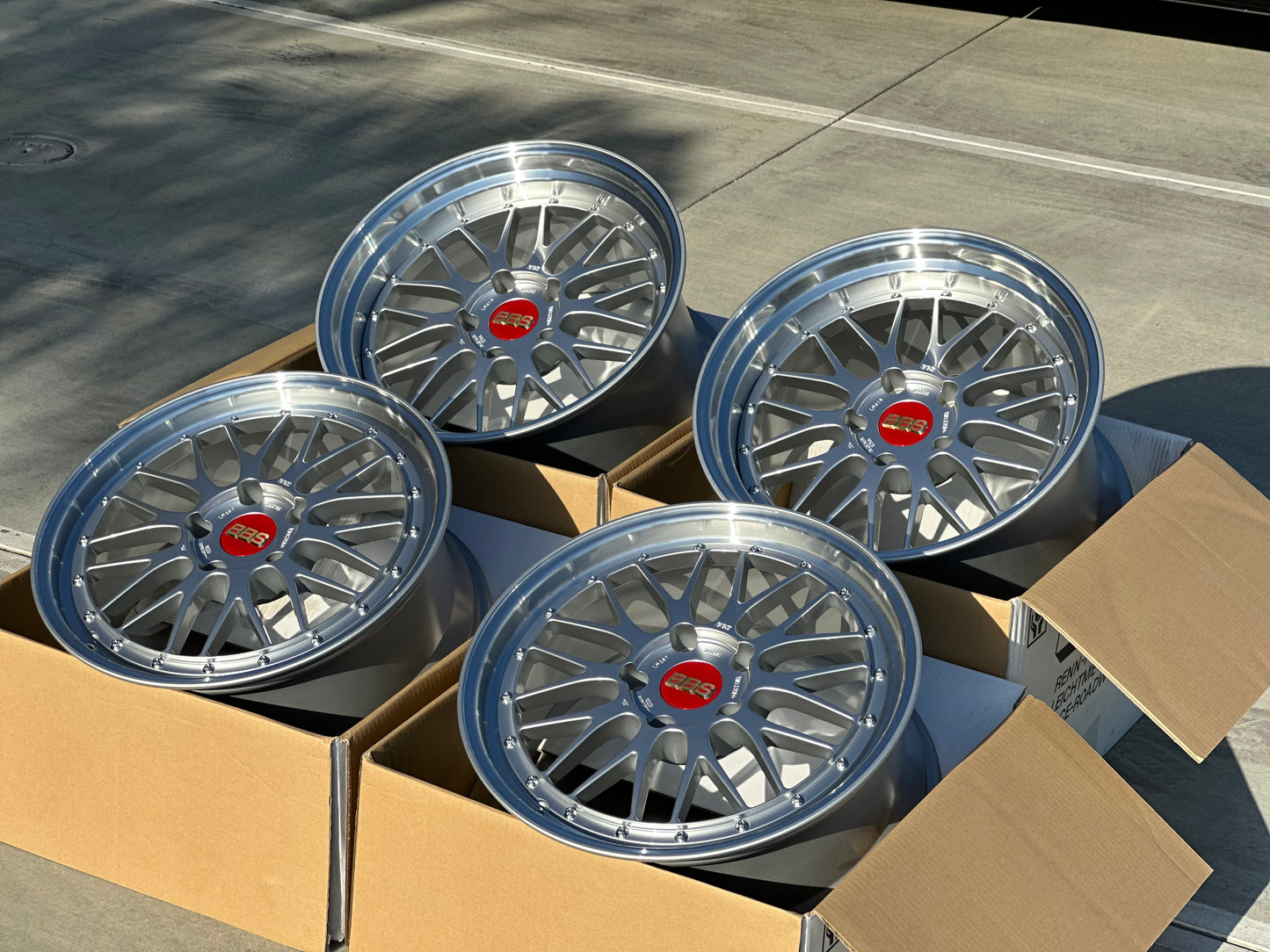 BBS LM 19x8.5 +50, 19x12 +44 5x130 Diamond Silver (SET)