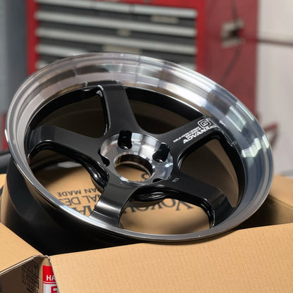 Advan GT Beyond-R 18x10 +40 5x120 Diamond Cut & Dark Platinum Black (SET)