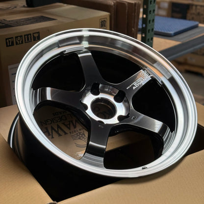 Advan GT Beyond-R 18x10 +40 5x120 Diamond Cut & Dark Platinum Black (SET)