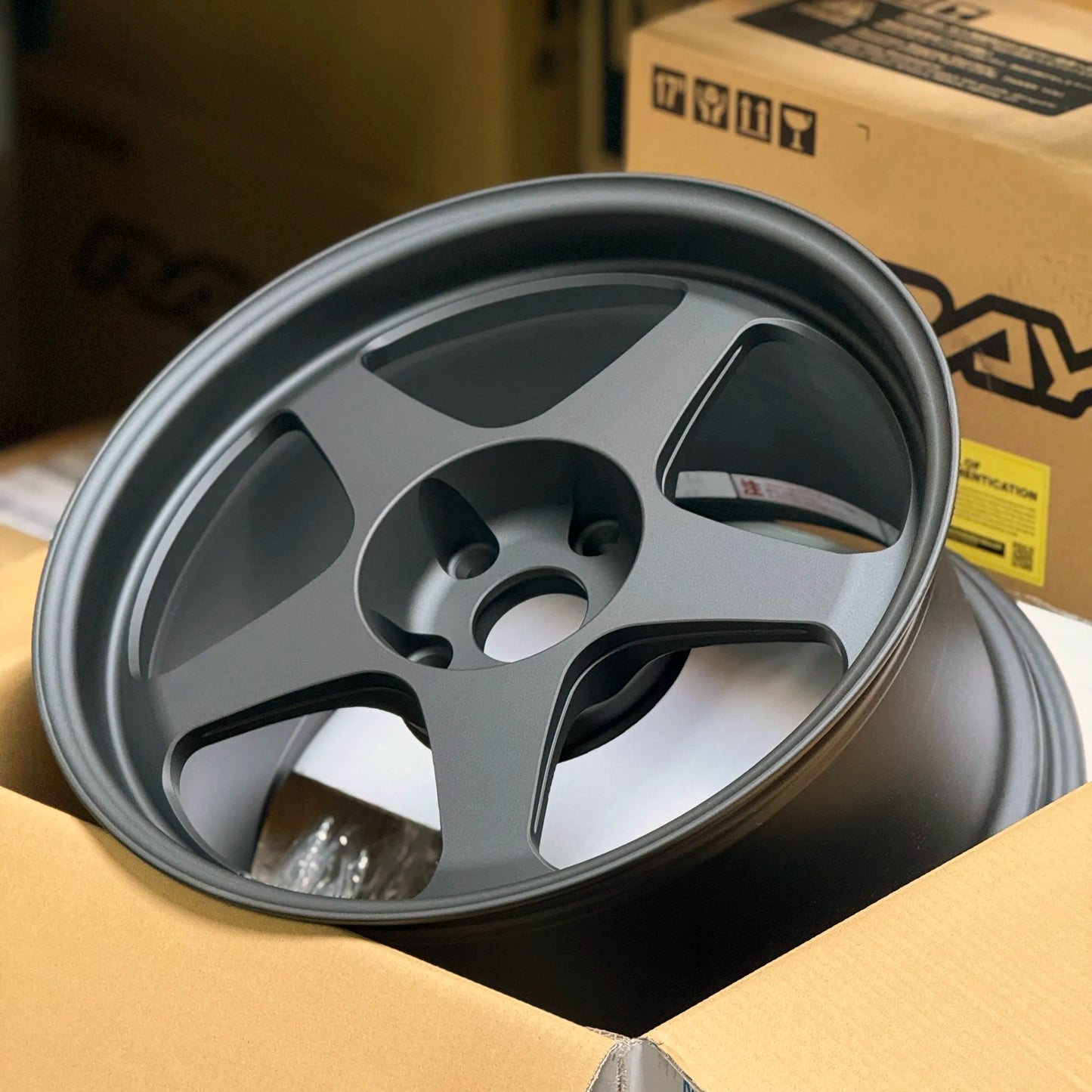 Spoon SW388 18x10 +40 5x120 Black (SET)