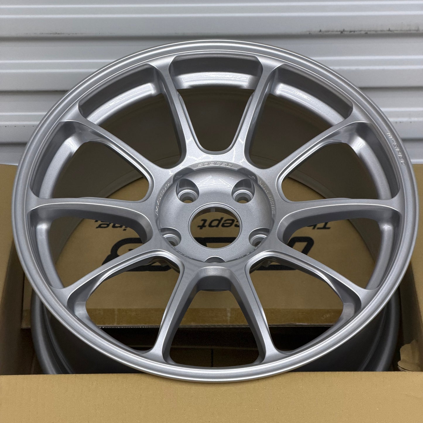 Volk Racing ZE40 M-Spec 18x9.5 +39 5x120 Diamond Silver (SET)