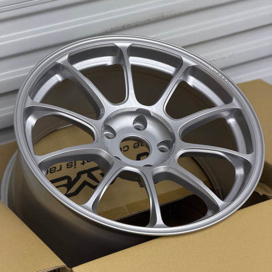 Volk Racing ZE40 M-Spec 18x9.5 +39 5x120 Diamond Silver (SET)