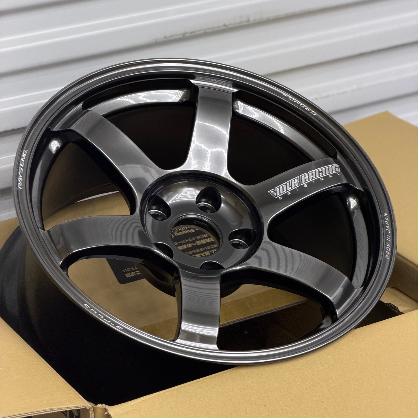 Volk Racing TE37 Saga S-Plus 17x9 +22 5x114.3 Shining Black Metal (SET)