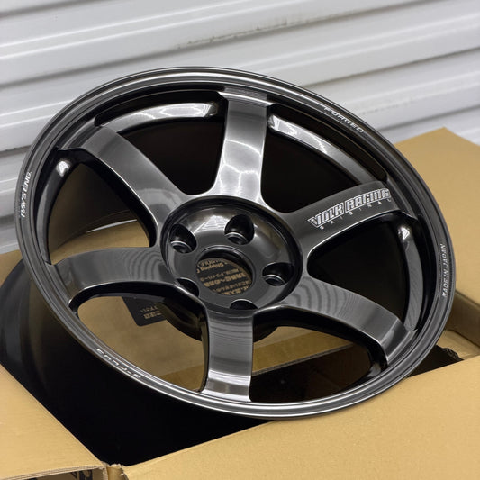 Volk Racing TE37 Saga S-Plus 17x9 +22 5x114.3 Shining Black Metal (SET)