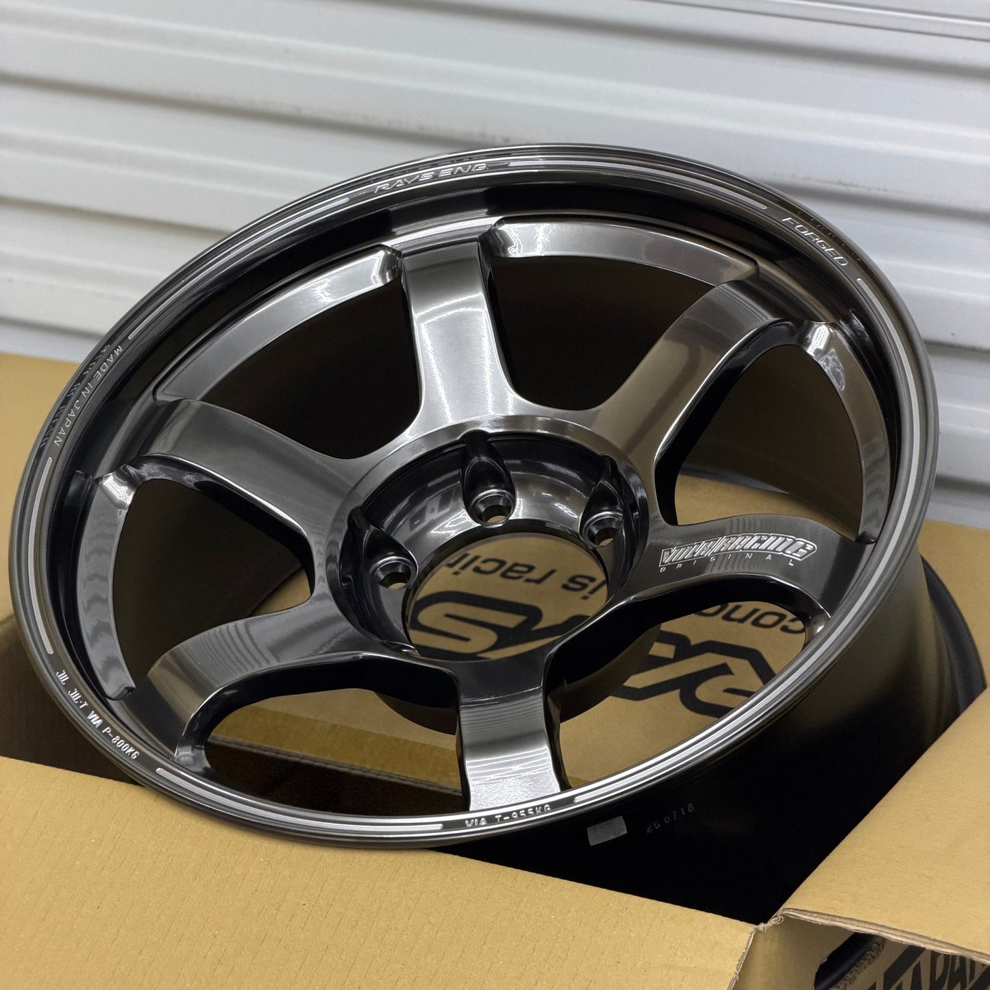 Volk Racing TE37 Large PCD Progressive Model II 18x9 +0 6x139.7 Shining Black Metal (SET)