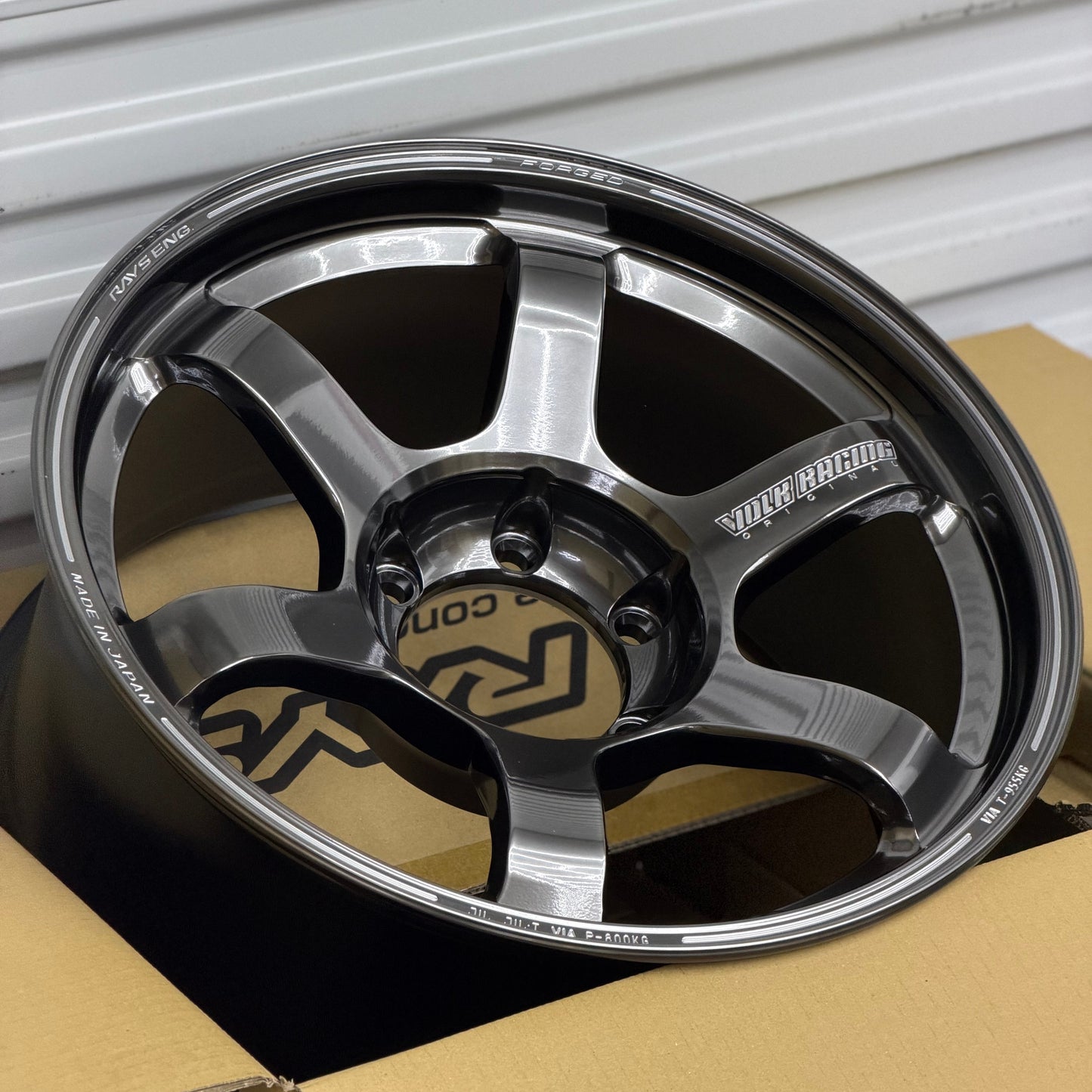 Volk Racing TE37 Large PCD Progressive Model II 18x9 +0 6x139.7 Shining Black Metal (SET)