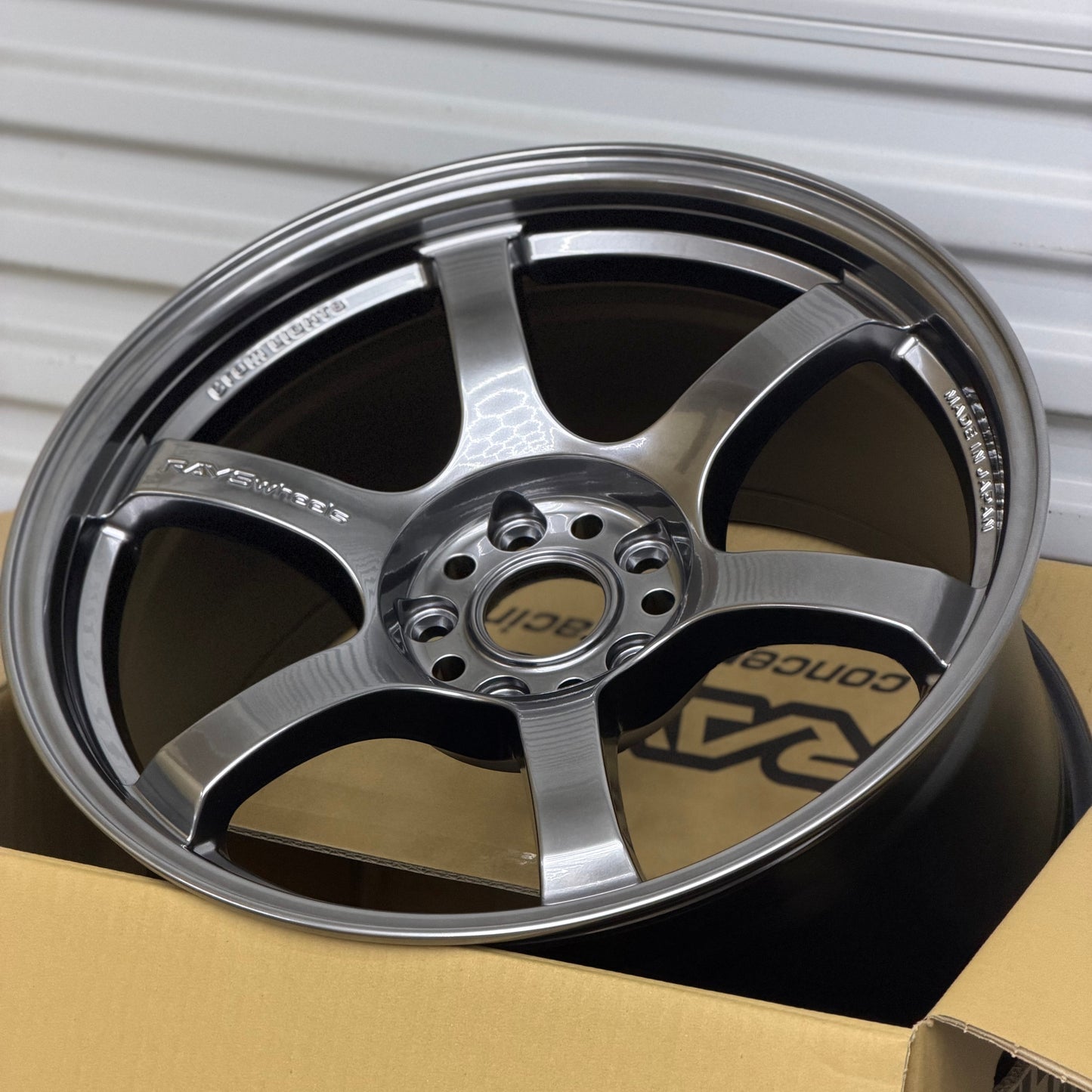 Gram Lights 57DR 18x9.5 +38 5x114.3 Grace Silver (SET)