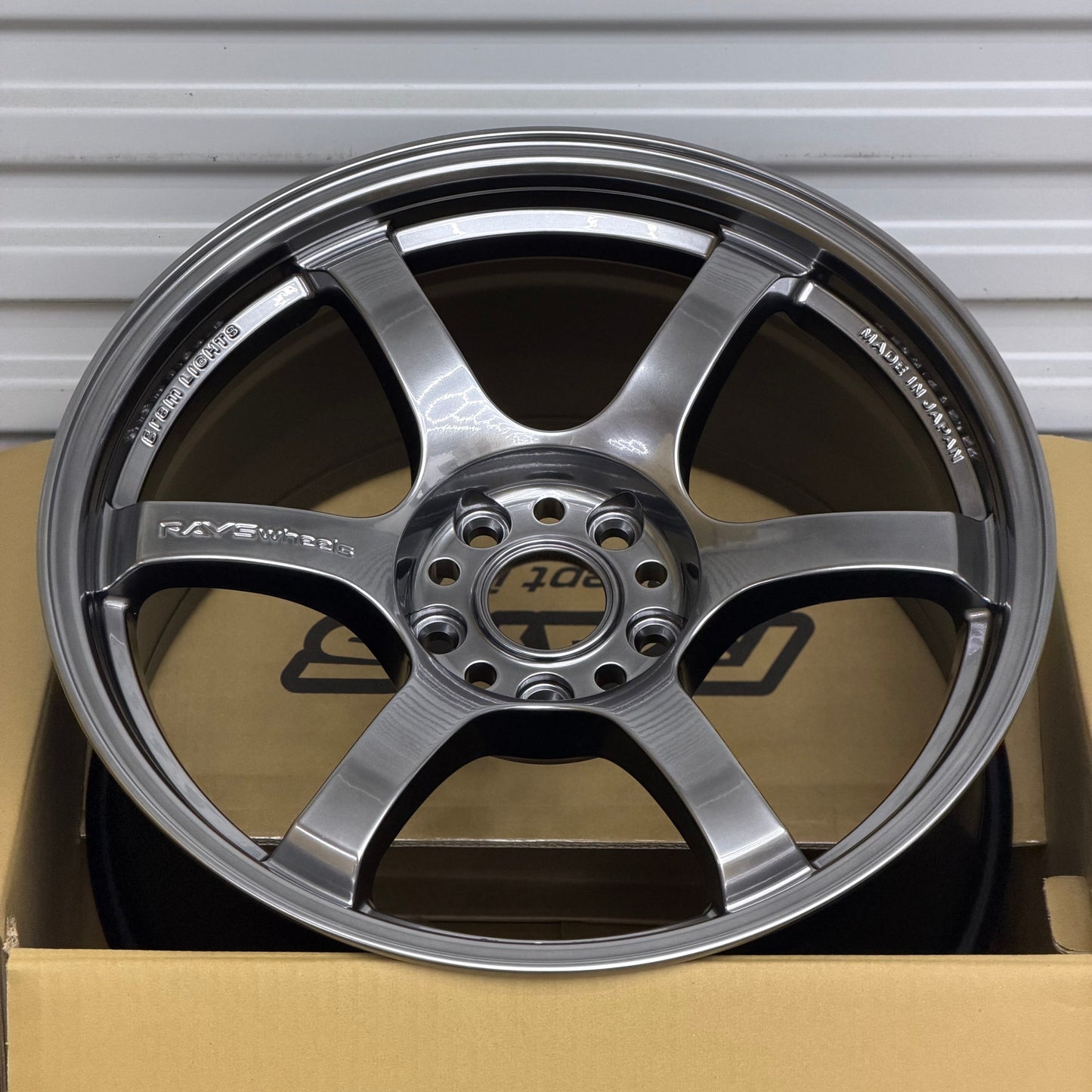 Gram Lights 57DR 18x9.5 +38 5x114.3 Grace Silver (SET)