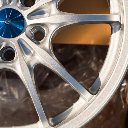 Mugen MF10 17x8.5 +40 5x114.3 Silver (SET)