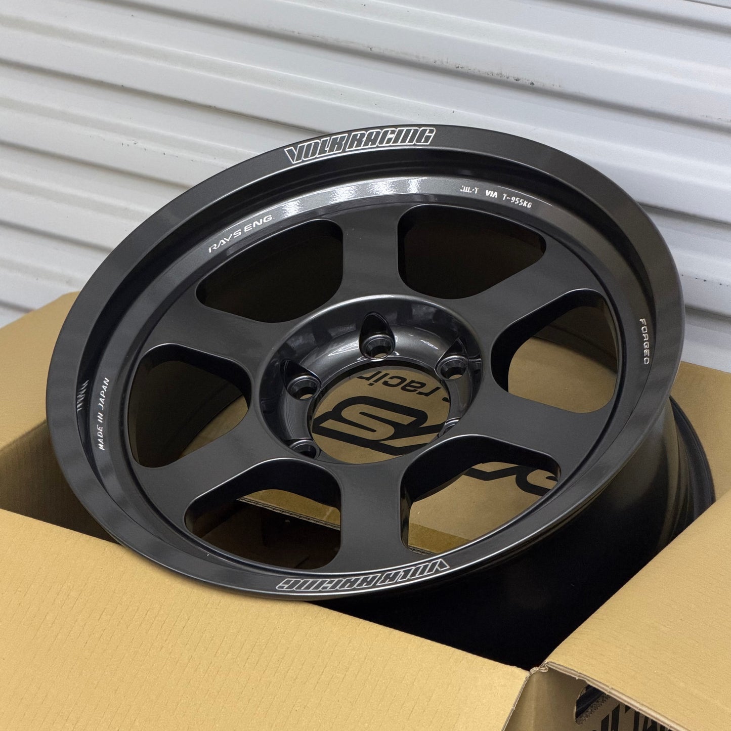 Volk Racing TE37XT M-Spec 18x8 +20 6x139.7 Dark Gunmetal (SET)