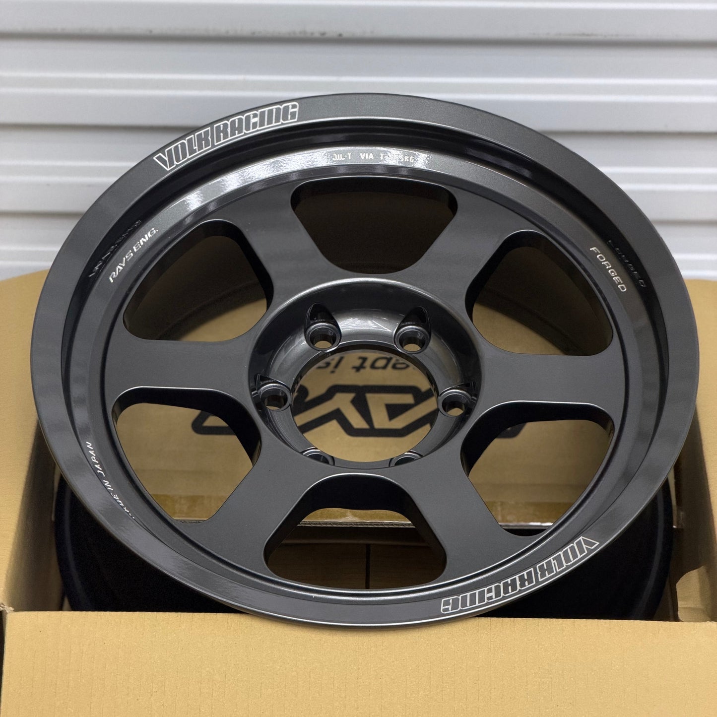 Volk Racing TE37XT M-Spec 18x8 +20 6x139.7 Dark Gunmetal (SET)