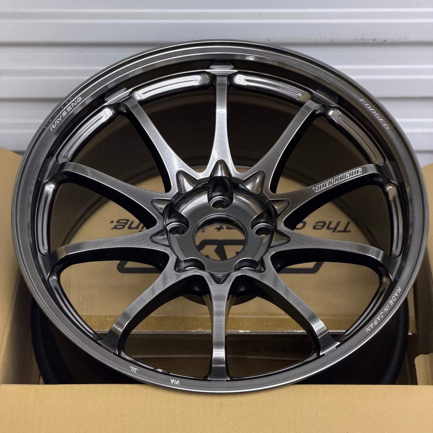 Volk Racing CE28N-Plus 18x9.5 +22 5x114.3 Shining Black Metal (SET)