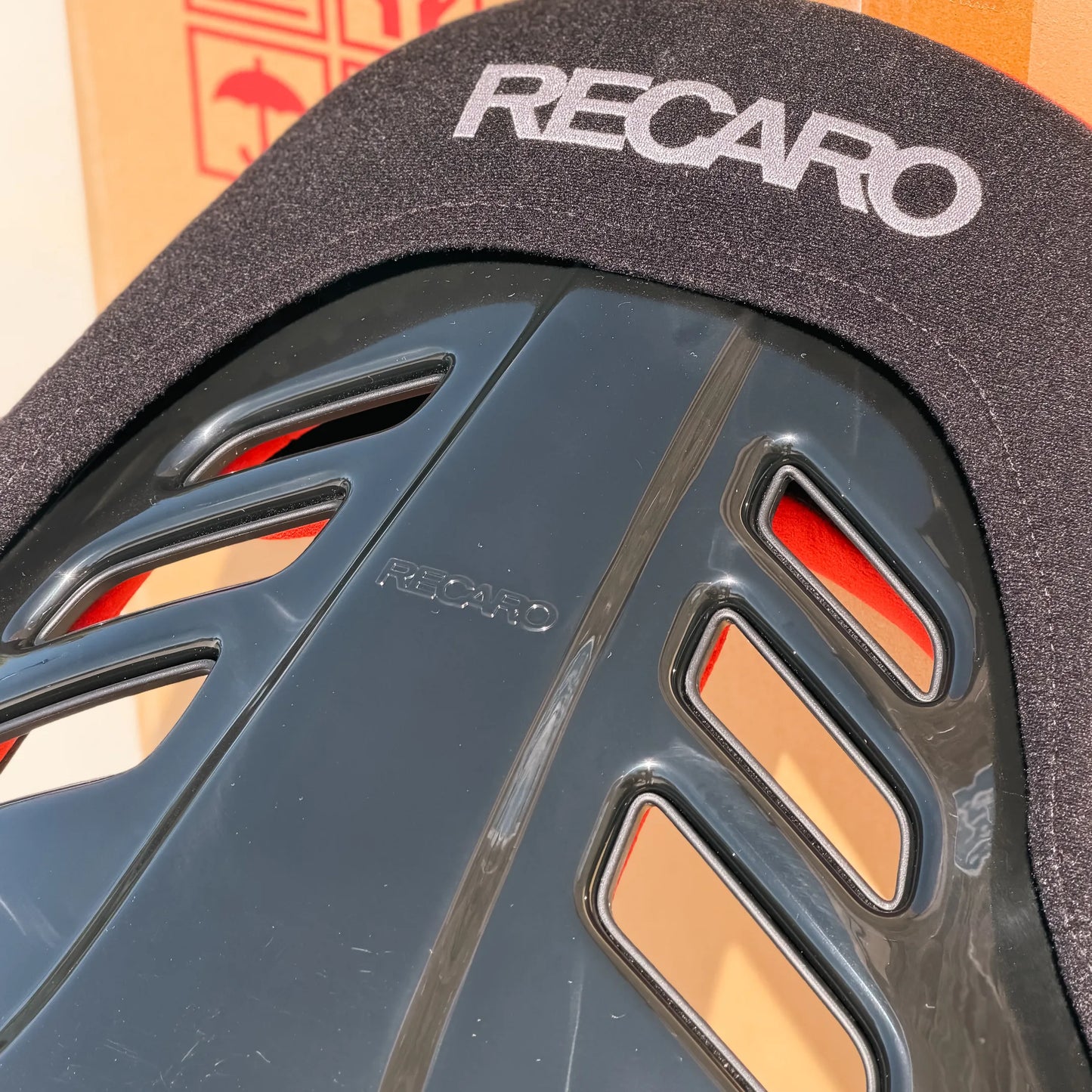 Recaro RSS BK (Large / FRP) - Kamui Red / Brilliant Mesh Red