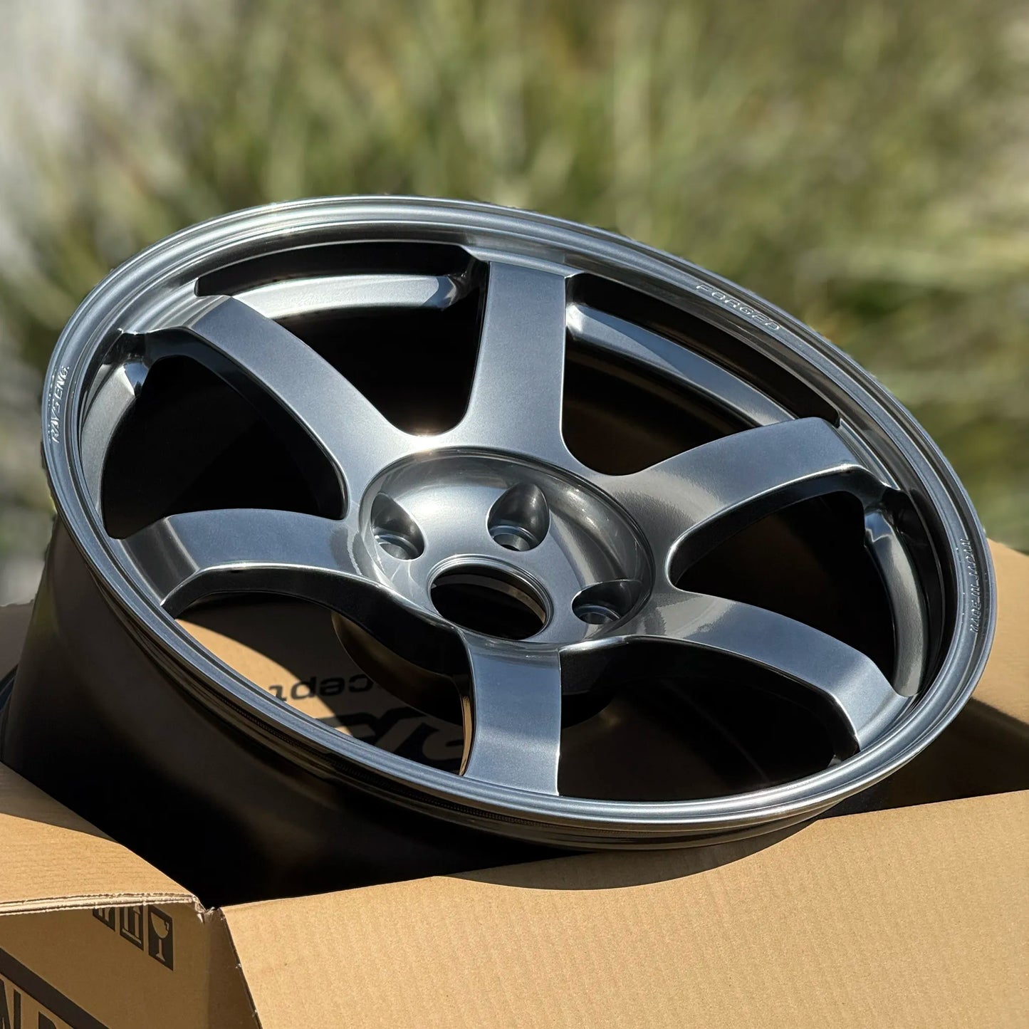 Volk Racing TE37 Saga SL 18x10 +40 5x120 Shining Light Metal (SET)