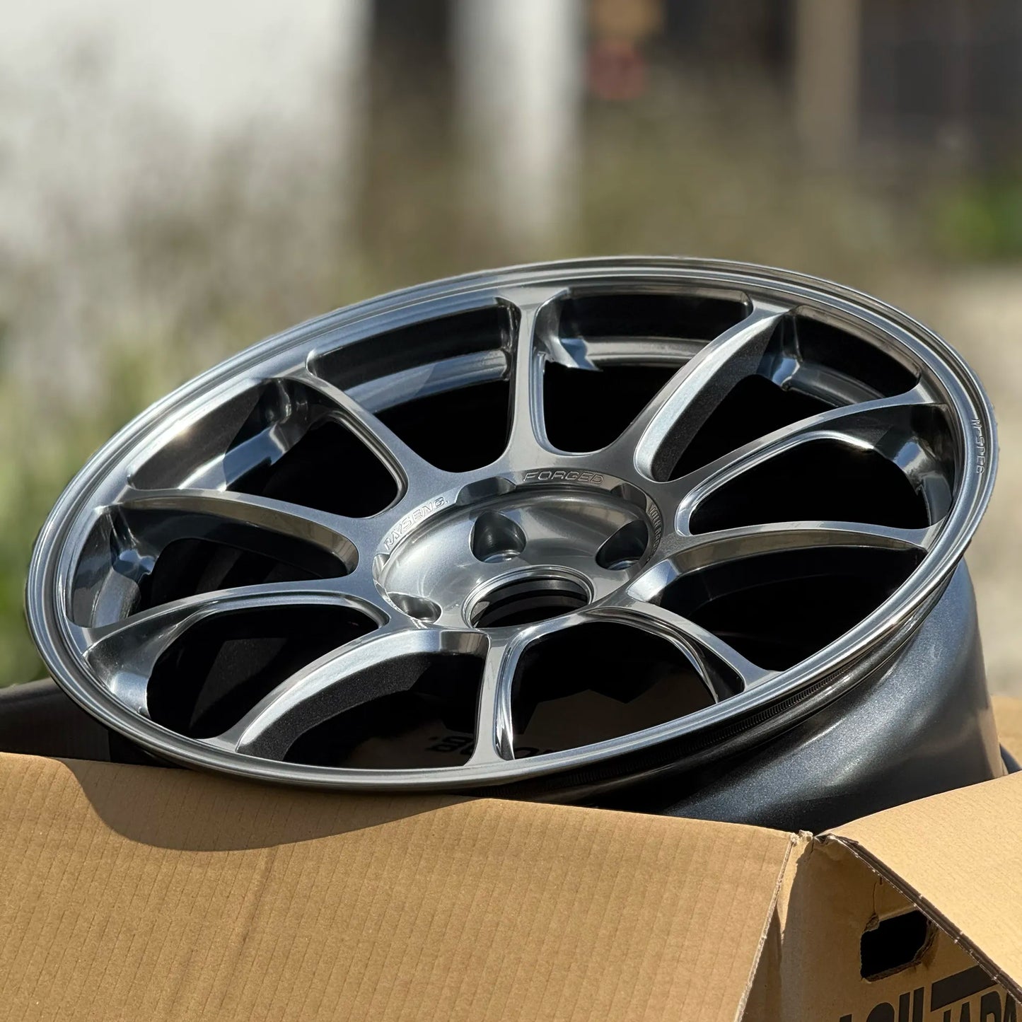 Volk Racing ZE40 M-Spec 18x9.5 +39 5x120 Shining Light Metal (SET)