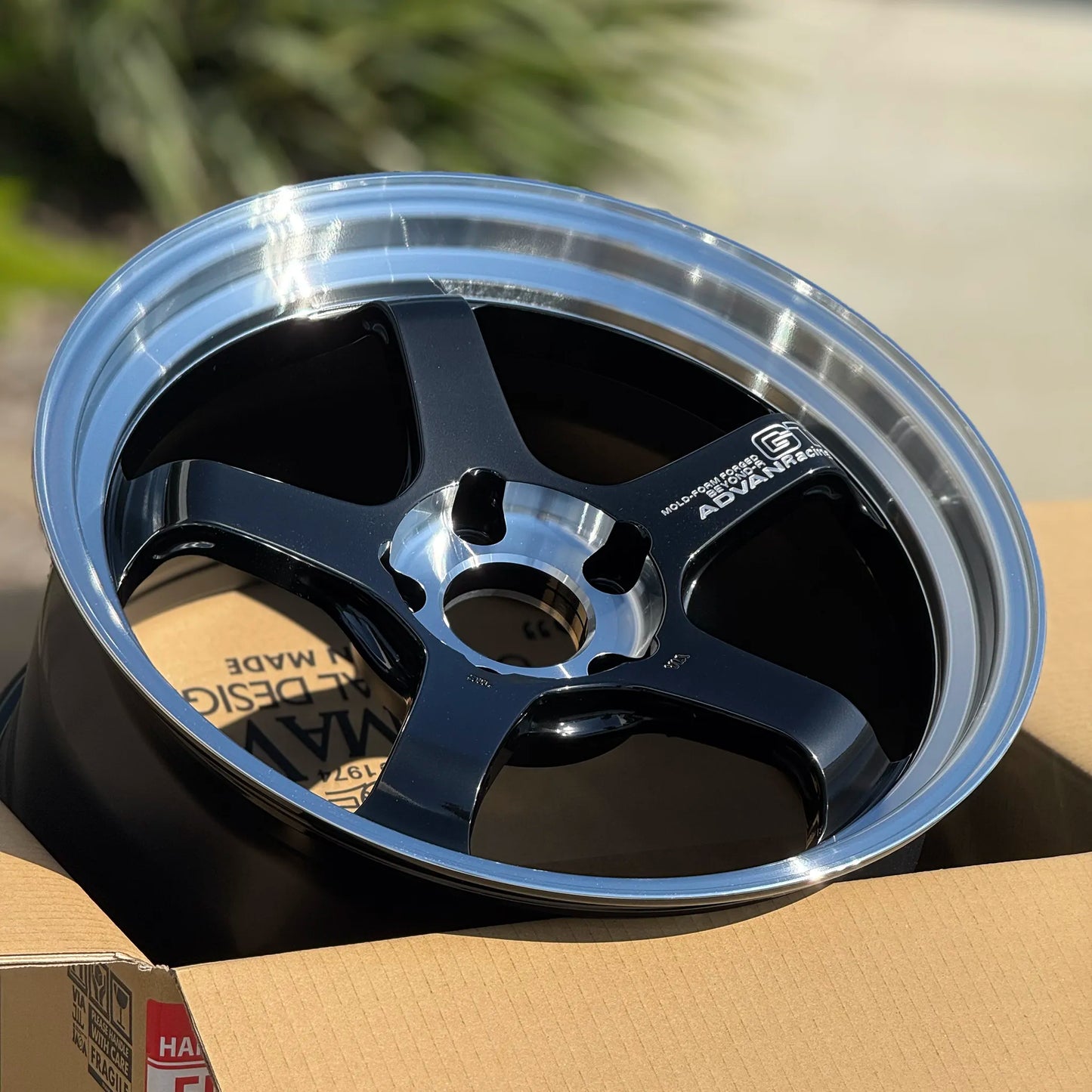 Advan GT Beyond-R 18x10 +40 5x120 Diamond Cut & Dark Platinum Black (SET)