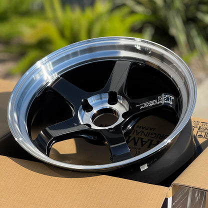 Advan GT Beyond-R 18x10 +40 5x120 Diamond Cut & Dark Platinum Black (SET)