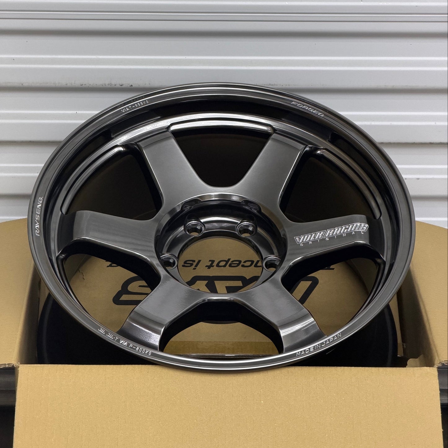 Volk Racing TE37 Ultra Large PCD M-Spec 18x9 +15 6x139.7 Shining Black Metal (SET)