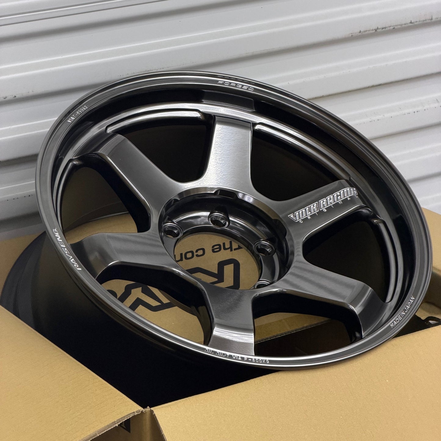 Volk Racing TE37 Ultra Large PCD M-Spec 18x9 +15 6x139.7 Shining Black Metal (SET)