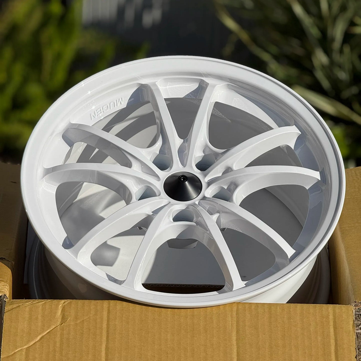 Mugen MC10 17x9 +38 5x114.3 White (SET)