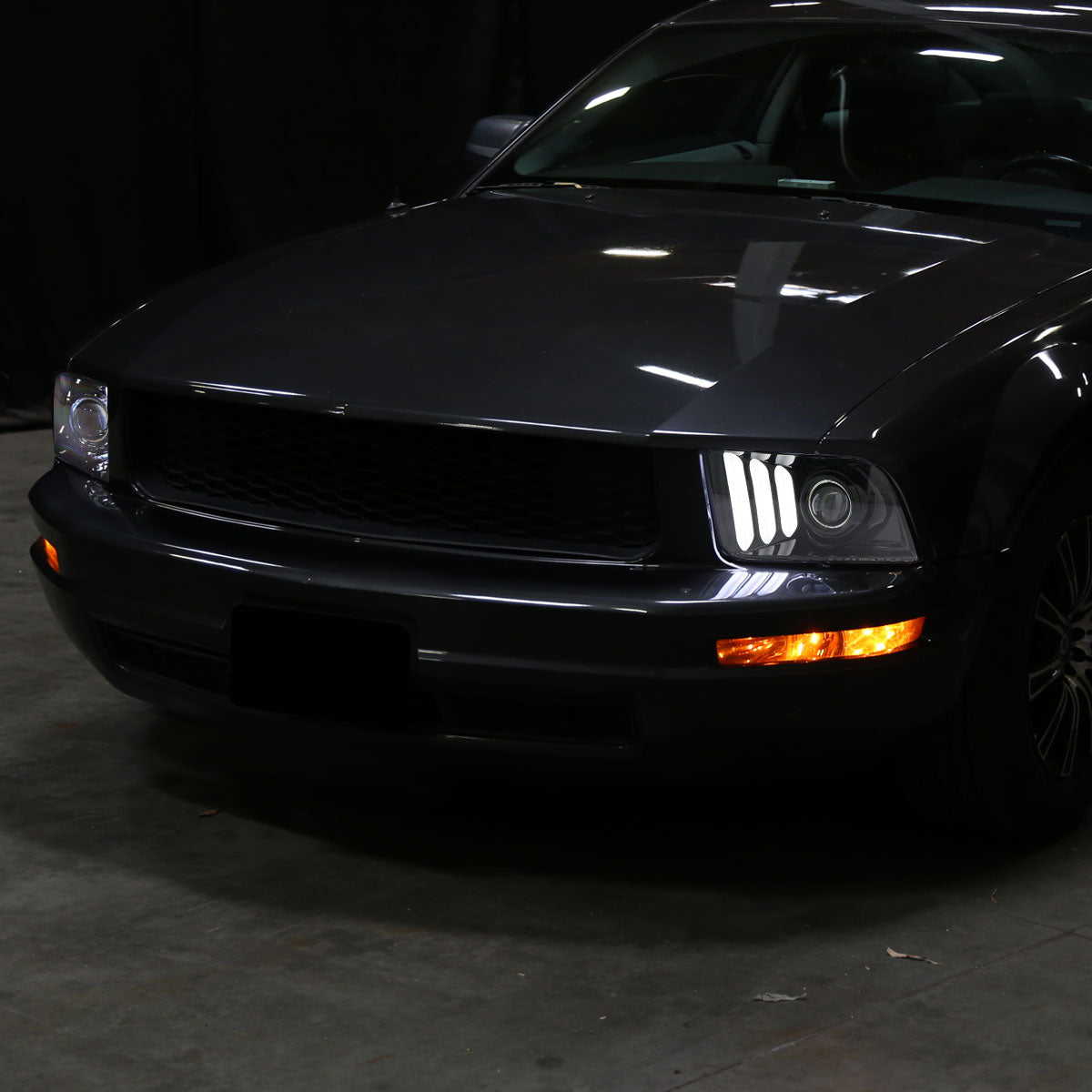 2005-2009 Ford Mustang LED Bar Projector Headlights (Jet Black Housing/Clear Lens)