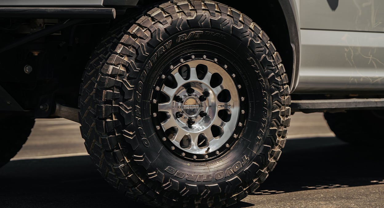 (set of 4) Method MR315 Polished - Gloss Black Lip | 17x8.5" +0mm | 6x5.5in Wheel