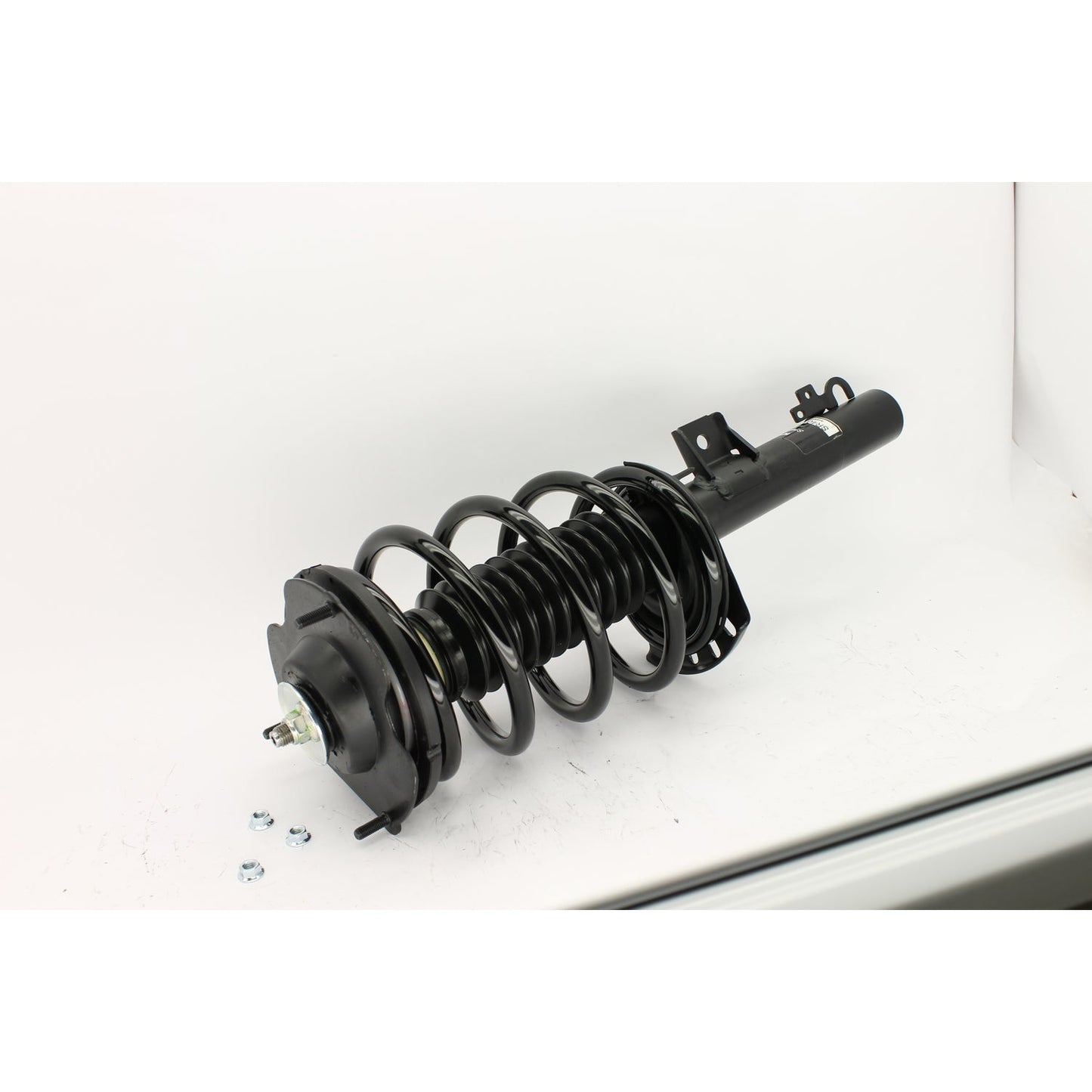 KYB Shocks & Struts Strut Plus Front FORD Taurus 1996-99 MERCURY Sable 1996-99 | SR4033