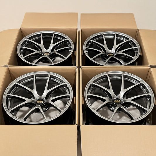 BBS RI-A 18x10.5 +22 5x120 Diamond Black (SET)