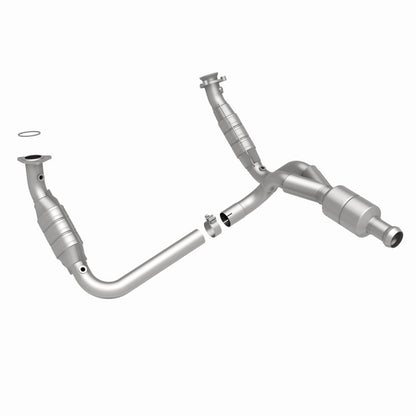 MagnaFlow Conv DF OEM Grade Catalytic Converter | Chevy Silverado 09-13 (51578)