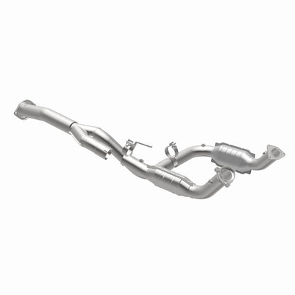 MagnaFlow OEM D&F Catalytic Converter | Silverado 2500HD/3500HD / Sierra 2500HD/3500HD (21-252)