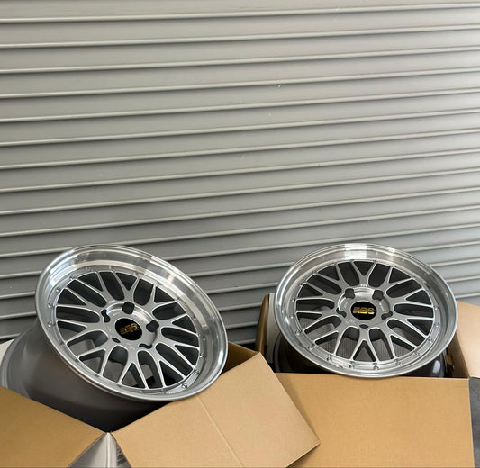 BBS LM 18x8.5 +56, 18x11 +56 5x130 Diamond Silver (SET)