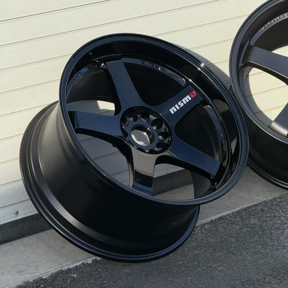 Nismo LMGT4 19x9.5 +22, 19x10.5 +22 5x114.3 Black (SET)