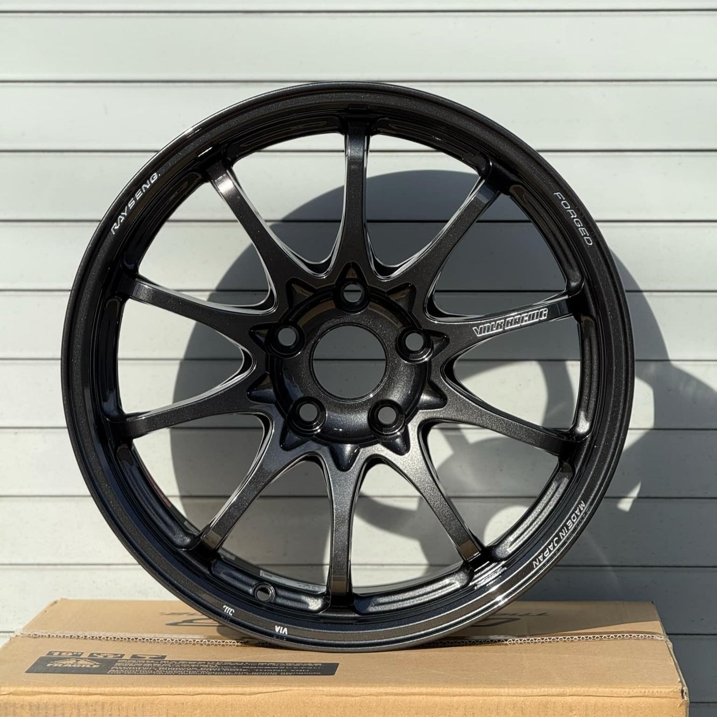 Volk Racing CE28N-Plus 17x9 +22 5x114.3 Diamond Dark Gunmetal (SET)