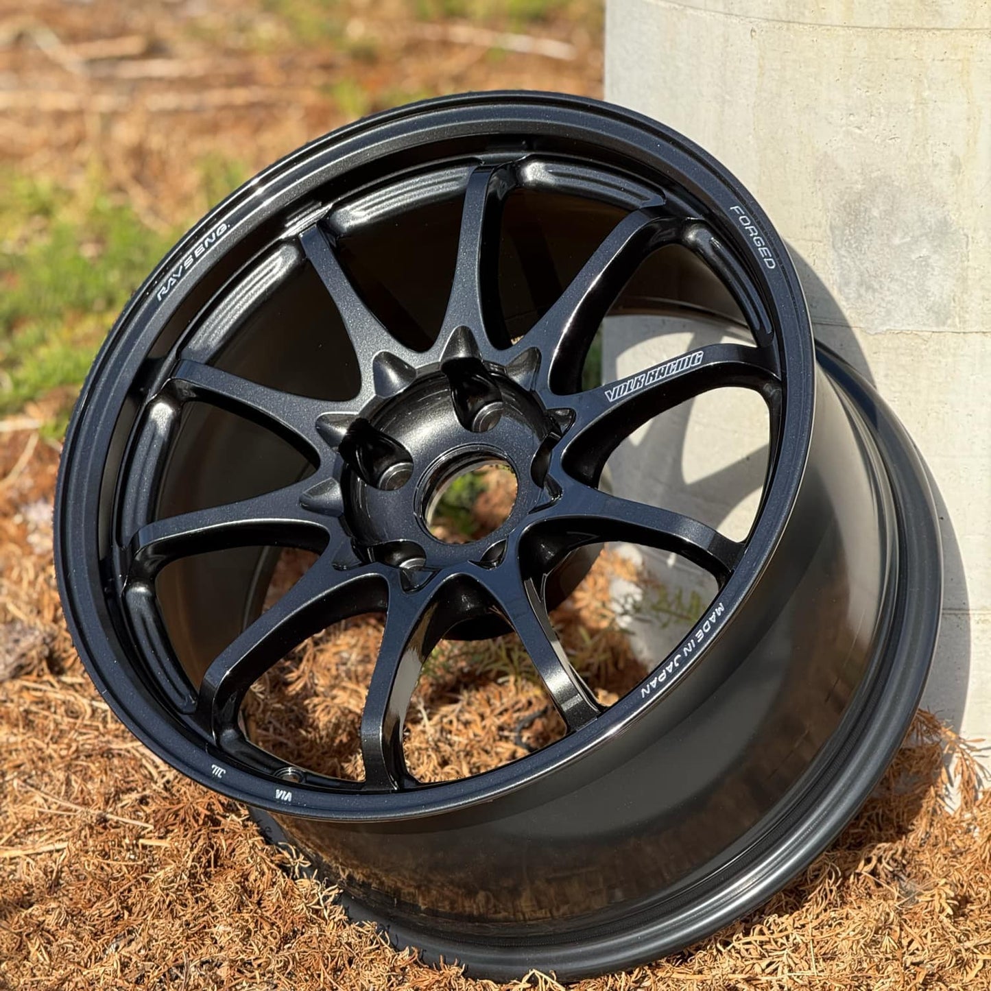 Volk Racing CE28N-Plus 17x9 +22 5x114.3 Diamond Dark Gunmetal (SET)