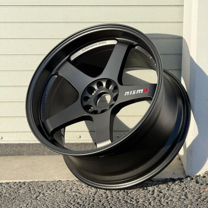 Nismo LMGT4 19x9.5 +22, 19x10.5 +22 5x114.3 Matte Gunblack (SET)