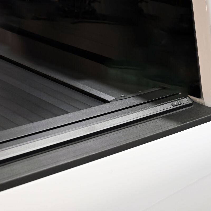 Westin 19-61005 Manual Retractable Tonneau Cover 17-26 Ford F250/F350 6.5' Bed