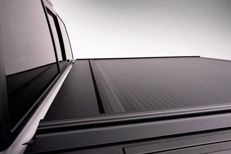 RetraxONE MX Bed Cover | Chevy/GMC 1500 04-06 5.8ft (60401)