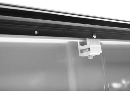Roll-N-Lock 2022 Nissan Frontier Crew Cab (58.6in. Bed) M-Series Retractable Tonneau Cover