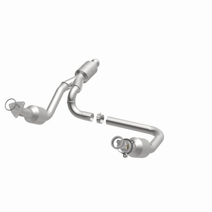 MagnaFlow OEM-Grade Catalytic Converter | GMC Sierra 14-16, Chevy Silverado 16-18 (52642)